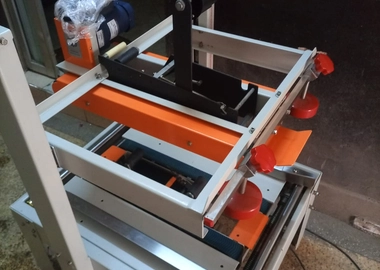 Tape dispenser machine