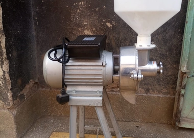 Peanut butter making machine