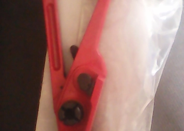 Metal capping pet tensioner