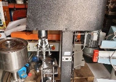 Metal capping machine