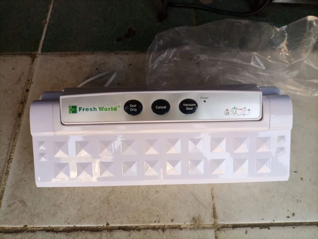 Vacuum sealer