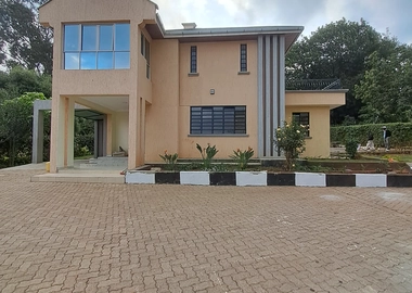 4 bedroom gated community mansion for rent