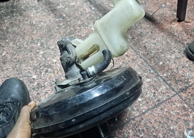 Toyota kluger brake booster
