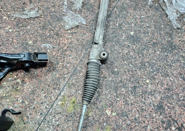 Toyota ractis steering rack