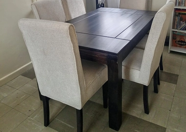 🍽️ 6-Seater Mahogany Dining Set – KSh 72,000
