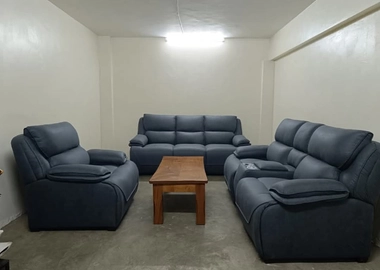 6-Seater Recliner Sofa – KSh 85,000
