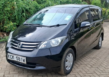 Honda freed 2010 model