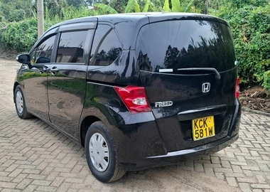 Honda freed 2010 model