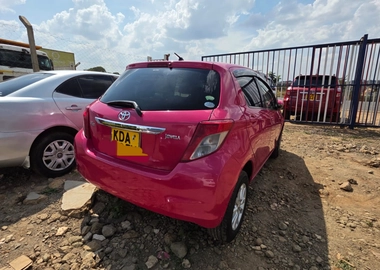 Toyota vitz 2013