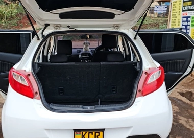 Mazda Demio 2011