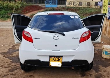Mazda Demio 2011