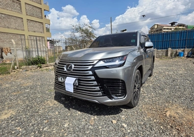 Lexus lx600