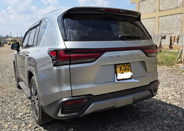 Lexus lx600