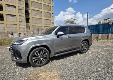 Lexus lx600