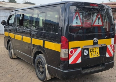 💥Toyota Hiace 7L 2015💥 3000CC Diesel, 11-Seater, Automatic – KES 2,350,000