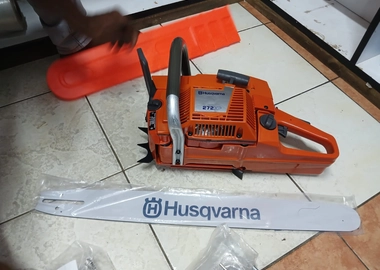 Husqvarna 272 chainsaw