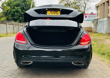 Mercedes-Benz C200 2016 – 1800cc, Full Spec, Panoramic Sunroof
