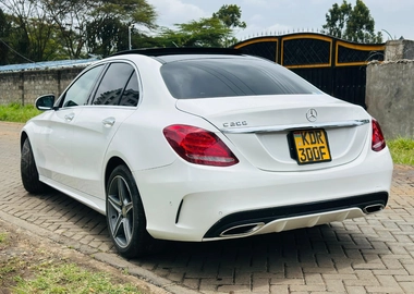 Mercedes-Benz C200 2017 – 1800cc, Full Spec, Panoramic Sunroof