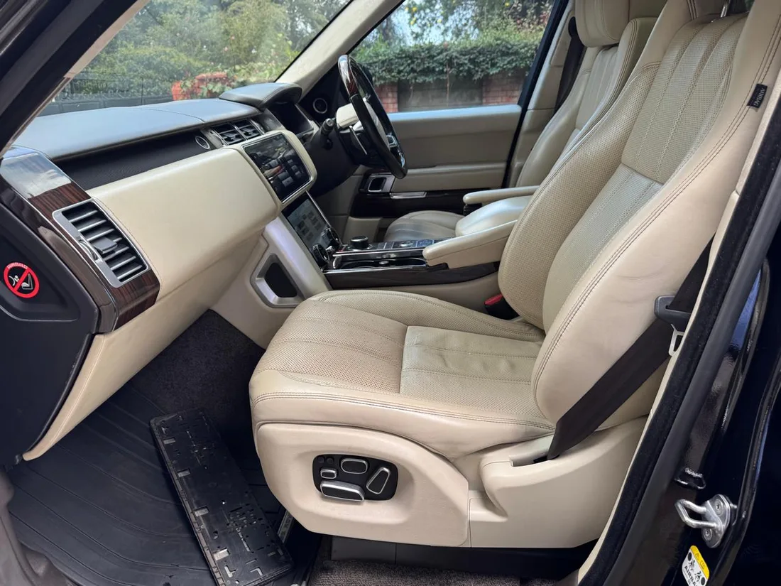 2016 Range Rover – 3.0L Diesel, 7-Seater, Fully Loaded, Panoramic Sunroof