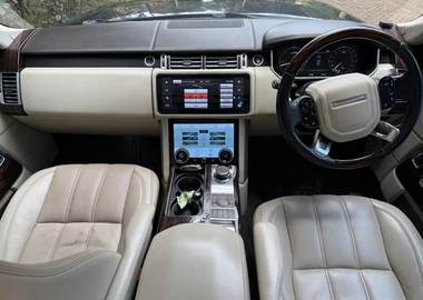 2016 Range Rover – 3.0L Diesel, 7-Seater, Fully Loaded, Panoramic Sunroof
