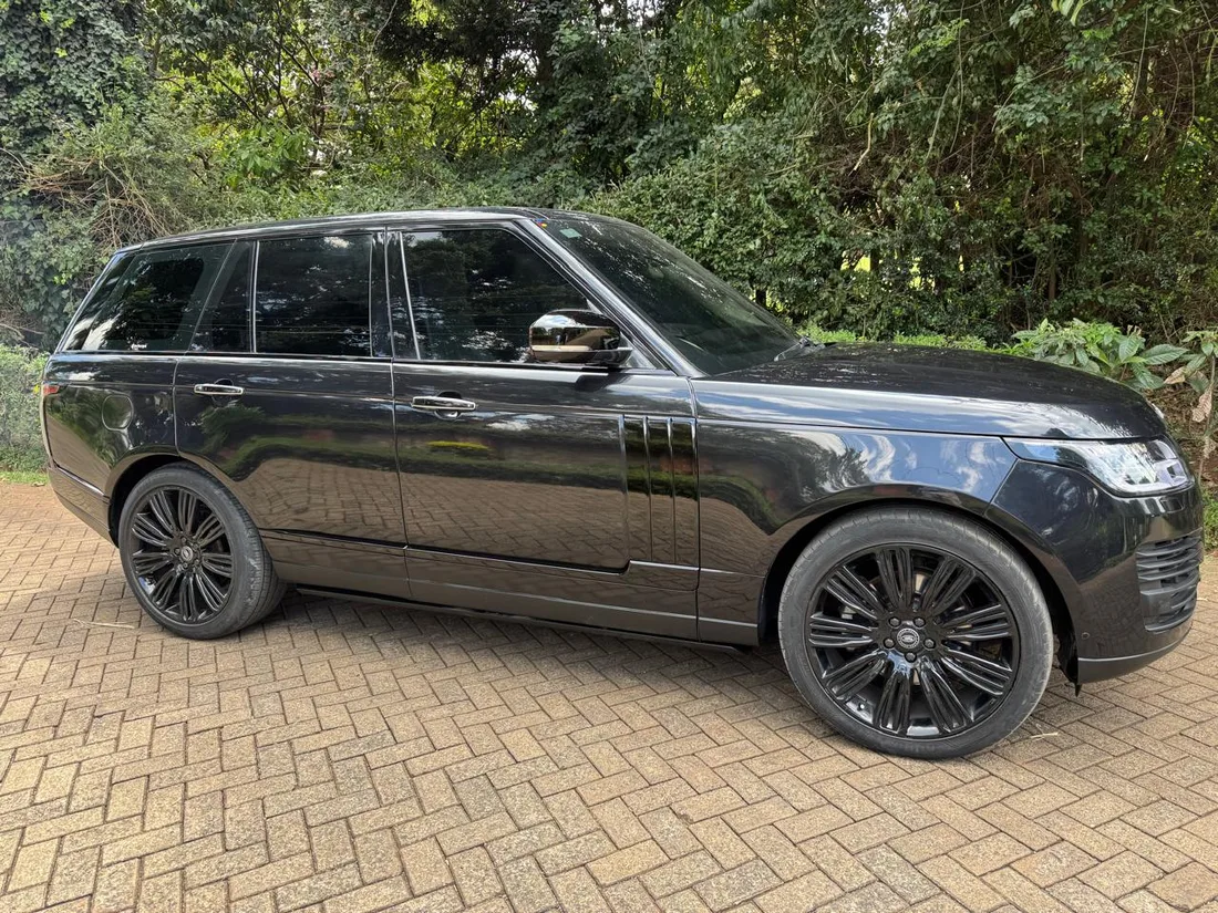 2016 Range Rover – 3.0L Diesel, 7-Seater, Fully Loaded, Panoramic Sunroof