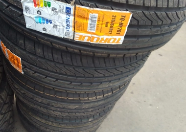 215/60R17 tyres