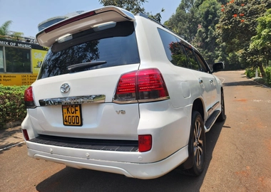 Toyota Land Cruiser V8 – 2011 | 4600cc Petrol | Full Spec | KES 4.35M (Negotiable)