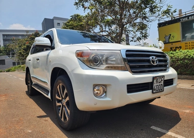 Toyota Land Cruiser V8 – 2011 | 4600cc Petrol | Full Spec | KES 4.35M (Negotiable)