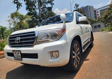 Toyota Land Cruiser V8 – 2011 | 4600cc Petrol | Full Spec | KES 4.35M (Negotiable)