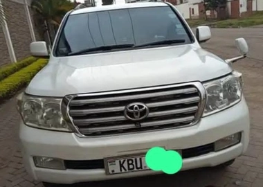 Toyota Land Cruiser V8 – 2009 | 200 Series | Petrol | KES 2.85M (Negotiable)