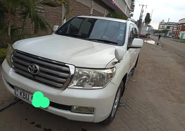 Toyota Land Cruiser V8 – 2009 | 200 Series | Petrol | KES 2.85M (Negotiable)