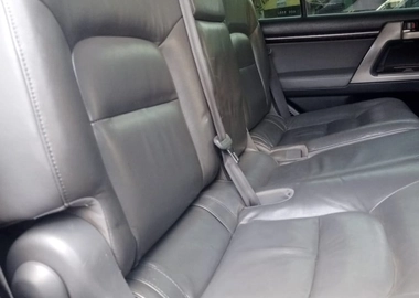 Toyota Land Cruiser V8 – Petrol | Automatic | Leather Interior | KES 2.75M (Negotiable)