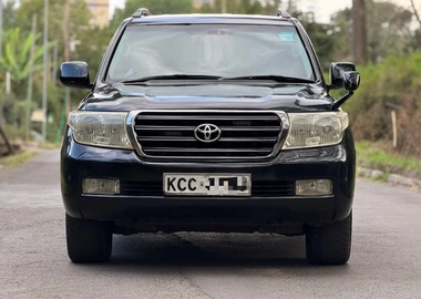 Toyota Land Cruiser V8 – Petrol | Automatic | Leather Interior | KES 2.75M (Negotiable)