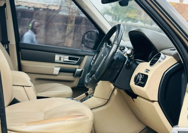 🔥 2015 Land Rover Discovery 4 HSE – 3000cc Diesel | Beige Leather | Full Spec | KES 5.2M 🔥