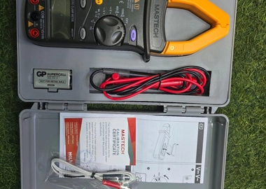 Clamp meter 1000v