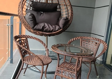 Hammock Swing with Table & Seats – Ksh 55,000