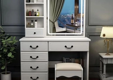 Modern Dressing Mirror with Stool – Ksh 30,000