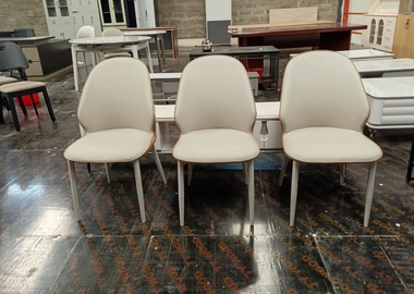 🍽️ Elegant Dining Seats – Ksh 15,000 | Free Delivery in Nairobi!