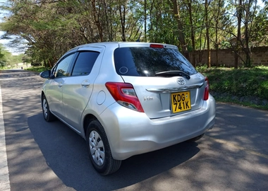 TOYOTA VITZ
