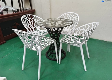 🍽️ Table + Seats – KSh 42,000