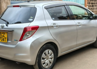 TOYOTA VITZ