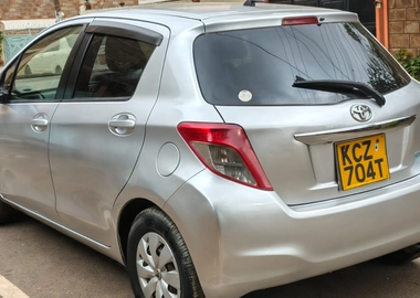 TOYOTA VITZ