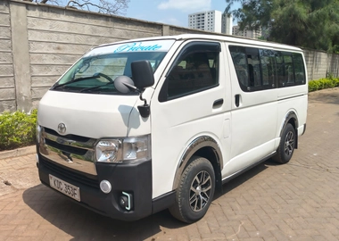 TOYOTA HIACE 7L