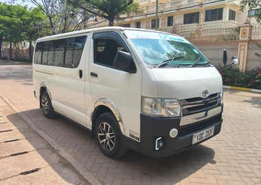 TOYOTA HIACE 7L