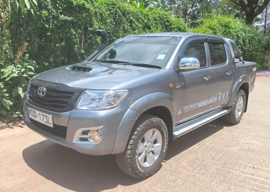 TOYOTA HILUX DOUBLE CAB