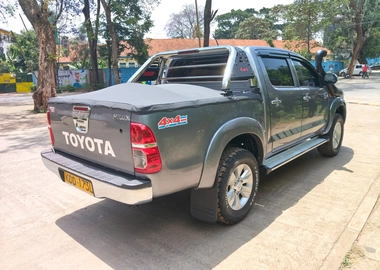 TOYOTA HILUX DOUBLE CAB