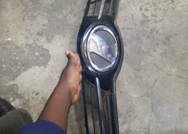 Auris grill 2012-2014