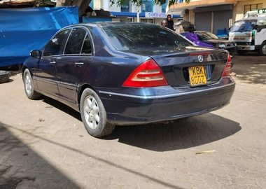 Mercedes Benz C200