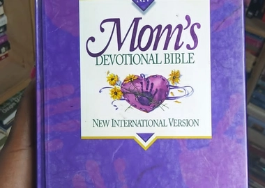 Moms Devotional Bible
