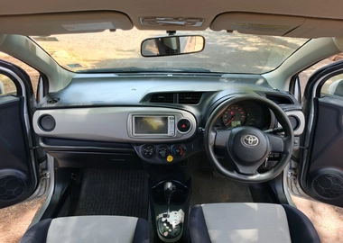 Toyota vitz 2012